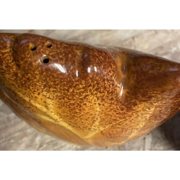 Vintage  Fall Autumn Maple Leaf Salt and Pepper Shakers Set Ceramic 3 inch - Picture 5 of 6